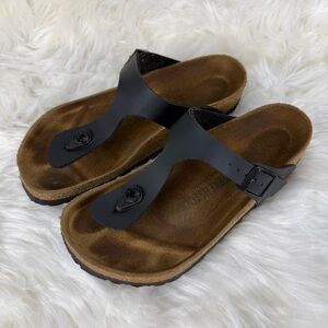 Birkenstock Gizeh Thong Sandal in Black